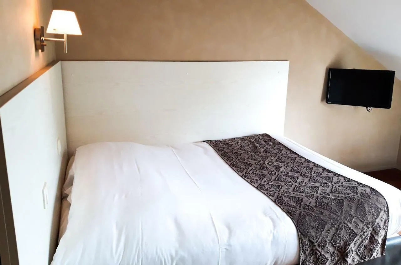 ***  Hotel Alicia Auray Le Bono France